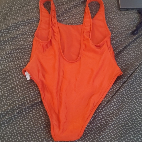 🔴BOGO This “Baywatch" one-piece in Scarlet Red has never fit me was a gi… - Picture 5 of 7